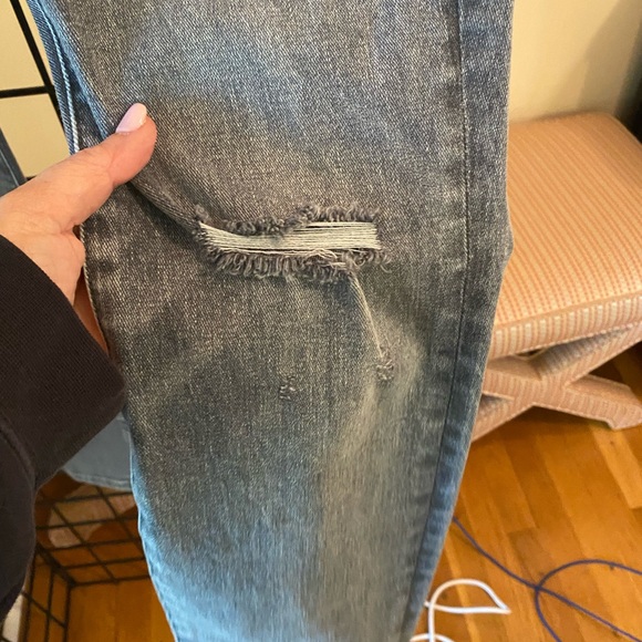 NWOT Cabi High Skinny Jeans Vapor Wash Distressed Womens Size 6 - Picture 8 of 8